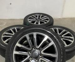 ล้อFORD EVERESTขอบ20 ไร้ตำหนิยางGoodyear 265/50/20 ปี21