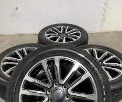 ล้อFORD EVERESTขอบ20 ไร้ตำหนิยางGoodyear 265/50/20 ปี21