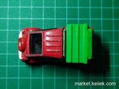Tomica Daihatsu Midget II สีแดง ท้ายบรรทุกเขียว