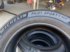 มิชลิน PILOT SPROT4 SUV  235-60-18 ปลายปี20