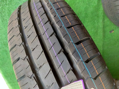 ยางใหม่ป้ายแดง  Hankook  215 70 r15 ยาง Light Truck